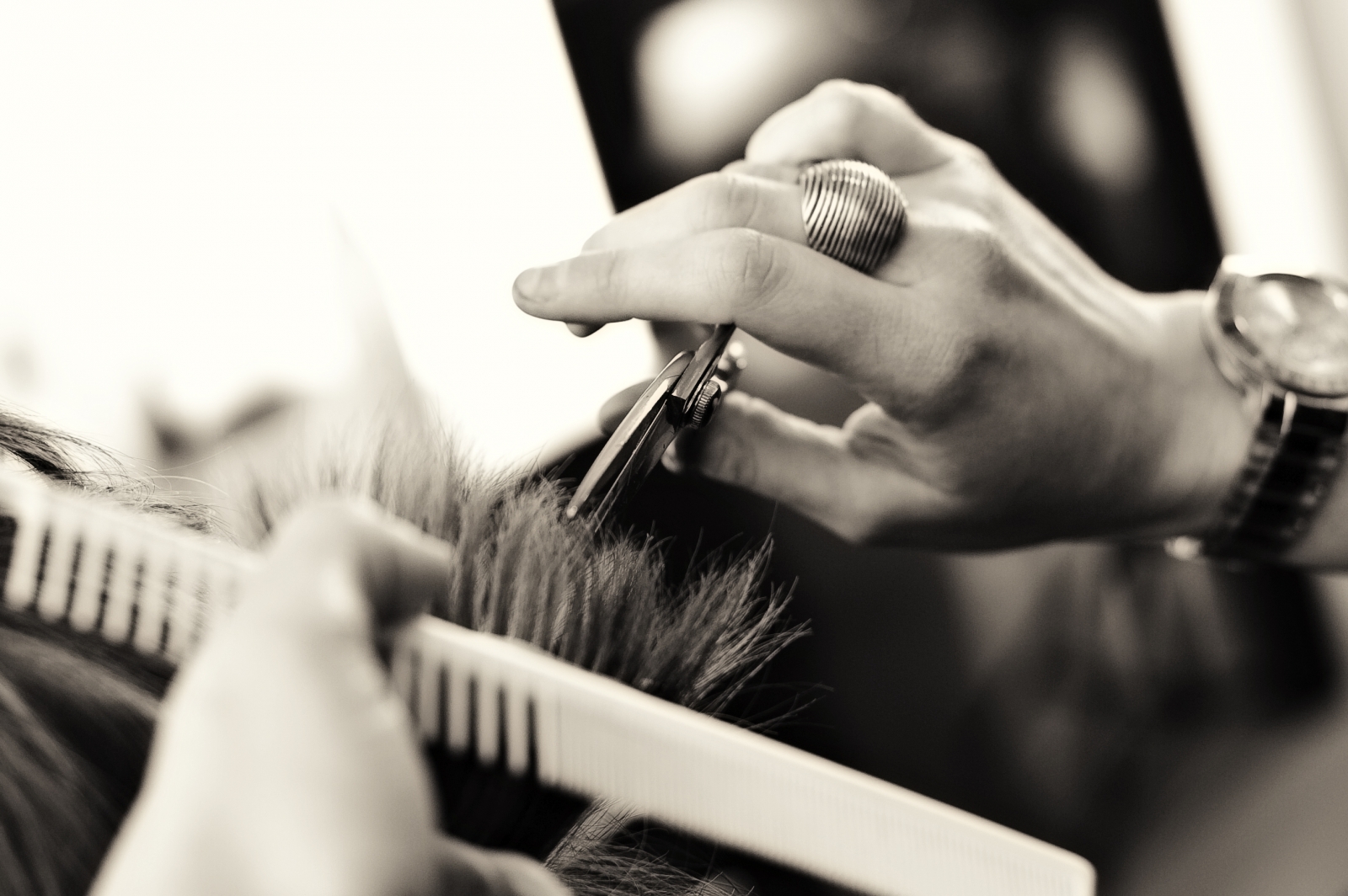 Nghề cắt tóc trong xã hội hiện nay